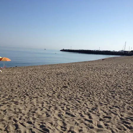 Portorosa Sfondo Bianco Furnari